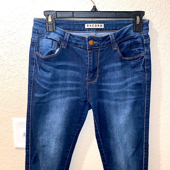 Encore Jeans - Picture 2 of 4